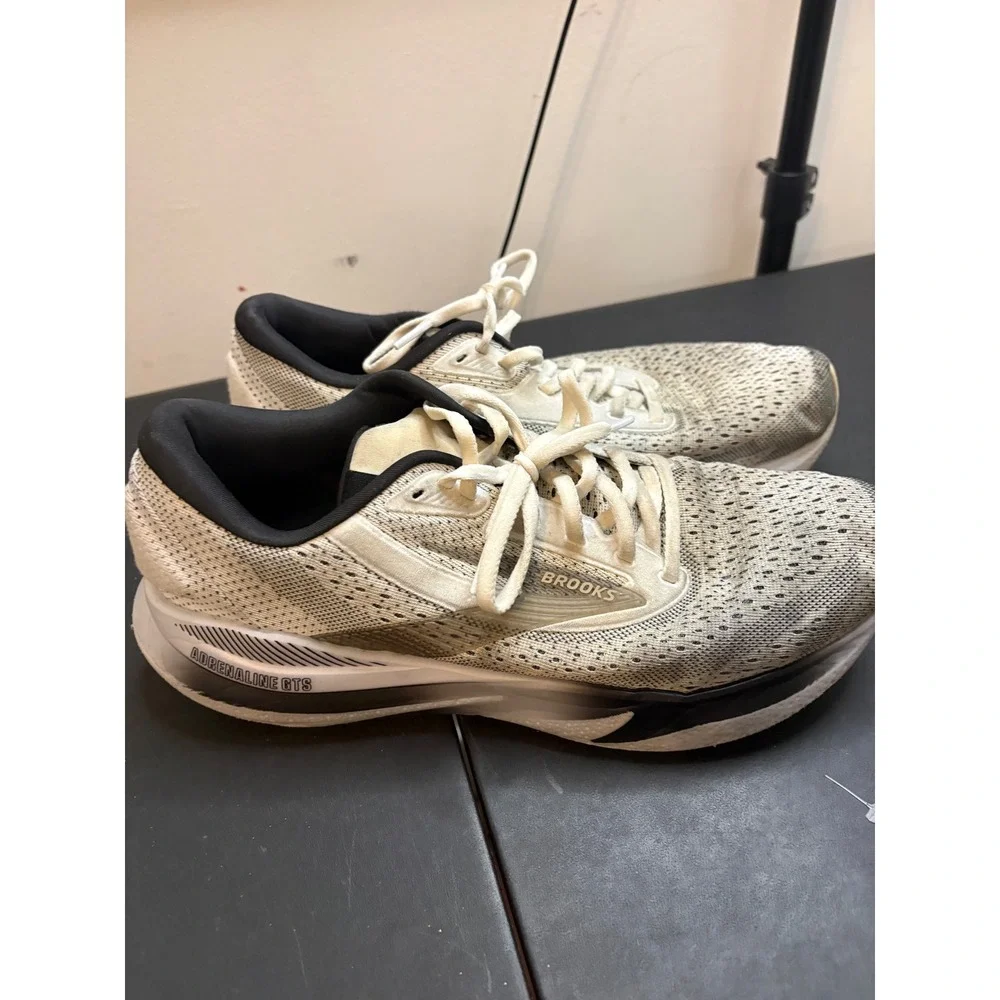 Brooks Adrenaline GTS 23 White Black Running Shoes 1204261B126 Womens 11